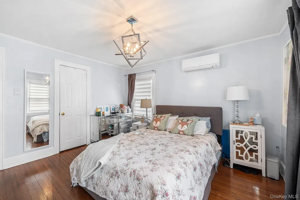 123 East Avenue Valley Stream NY 11580