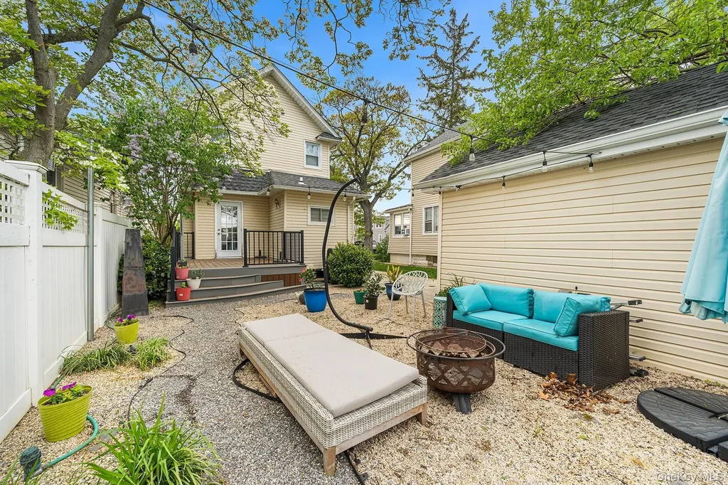 123 East Avenue Valley Stream NY 11580