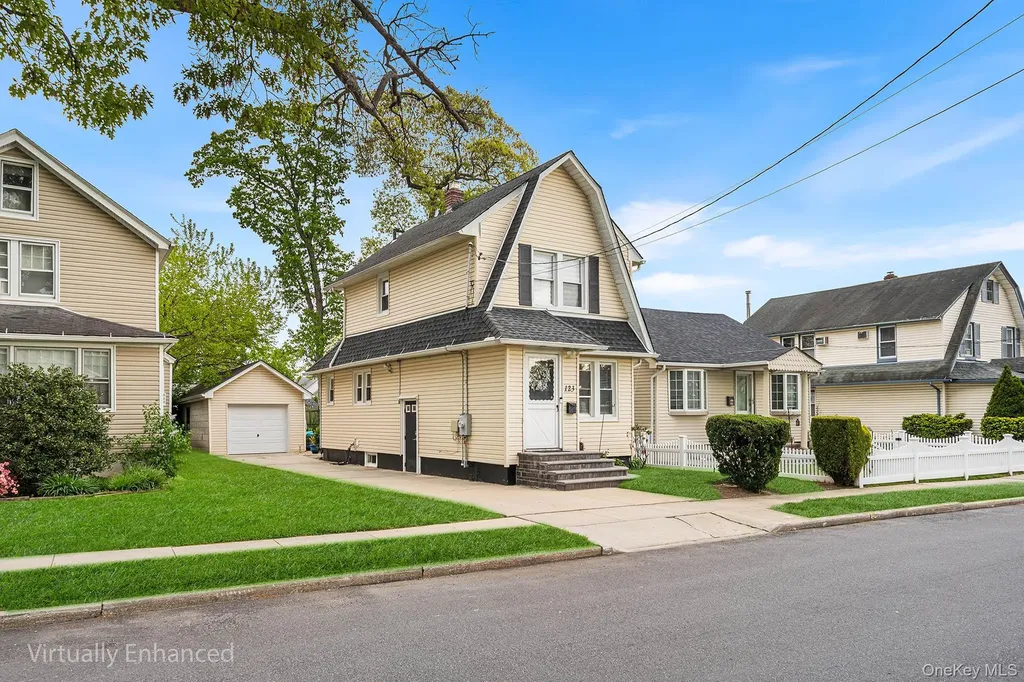 123 East Avenue Valley Stream NY 11580