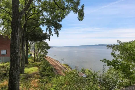 16 Rockledge Avenue Ossining NY 10562