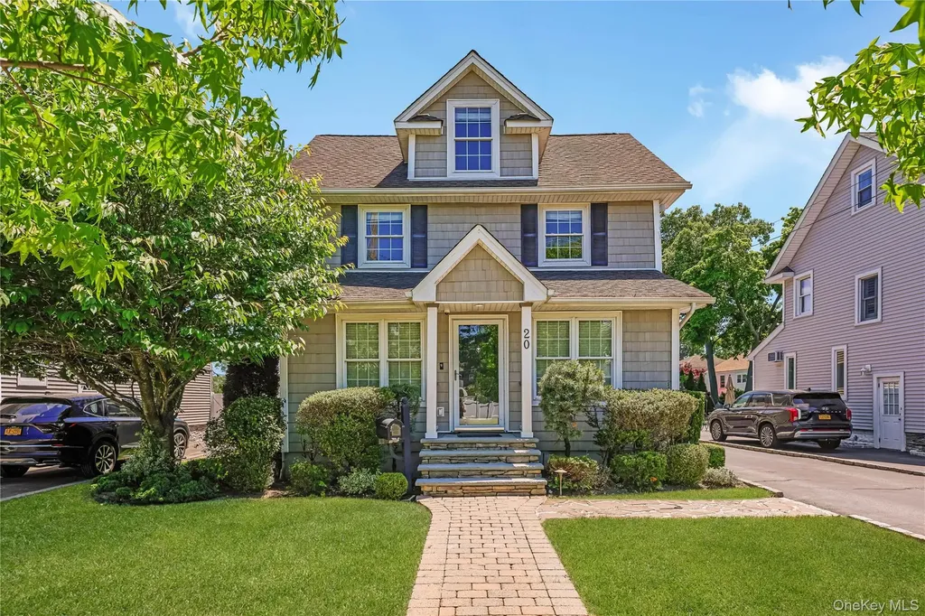 20 Woods Place Rockville Centre NY 11570