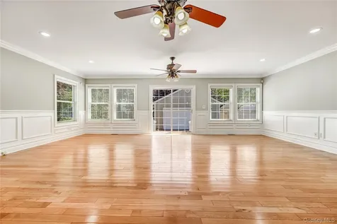 20 Woods Place Rockville Centre NY 11570