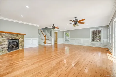 20 Woods Place Rockville Centre NY 11570