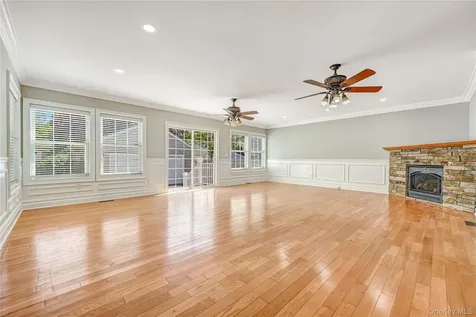 20 Woods Place Rockville Centre NY 11570