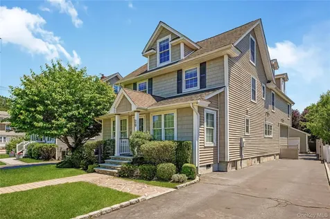 20 Woods Place Rockville Centre NY 11570