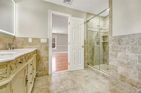 20 Woods Place Rockville Centre NY 11570