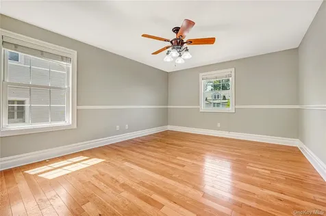 20 Woods Place Rockville Centre NY 11570