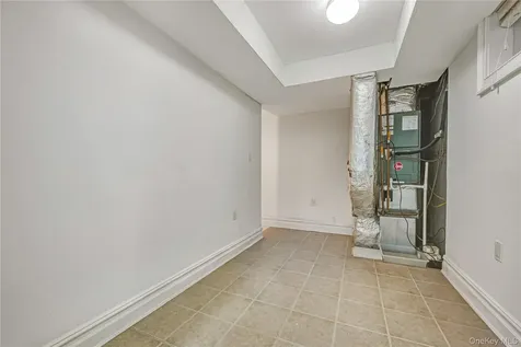 20 Woods Place Rockville Centre NY 11570
