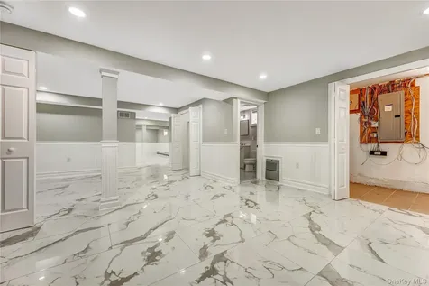 20 Woods Place Rockville Centre NY 11570