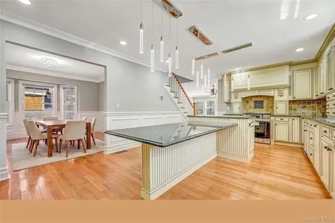 20 Woods Place Rockville Centre NY 11570