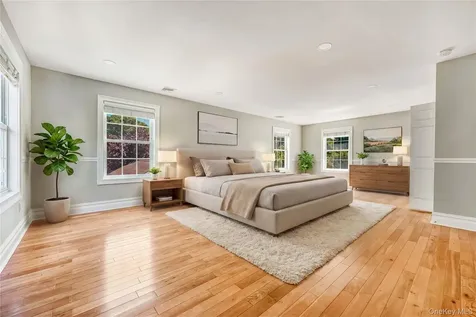 20 Woods Place Rockville Centre NY 11570