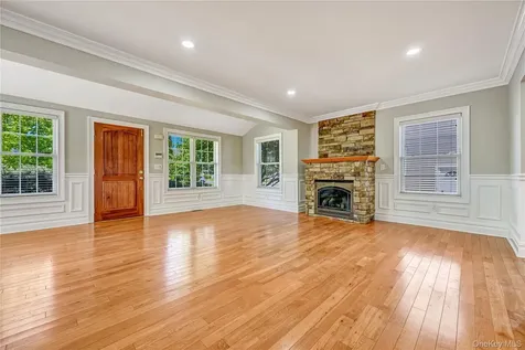 20 Woods Place Rockville Centre NY 11570