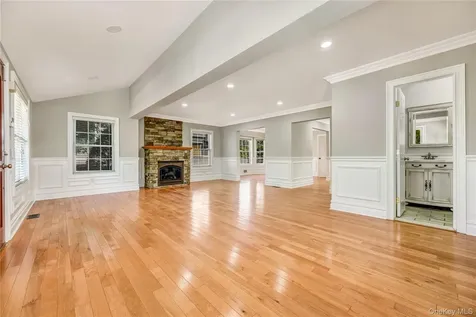 20 Woods Place Rockville Centre NY 11570