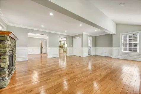 20 Woods Place Rockville Centre NY 11570