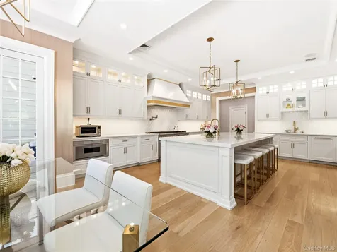 55 Plymouth Road Manhasset NY 11030