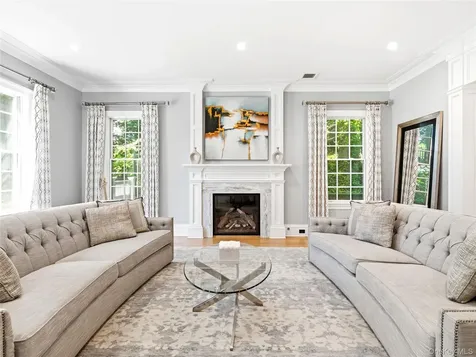 55 Plymouth Road Manhasset NY 11030