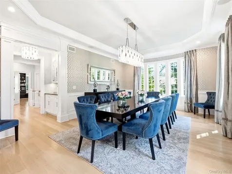 55 Plymouth Road Manhasset NY 11030