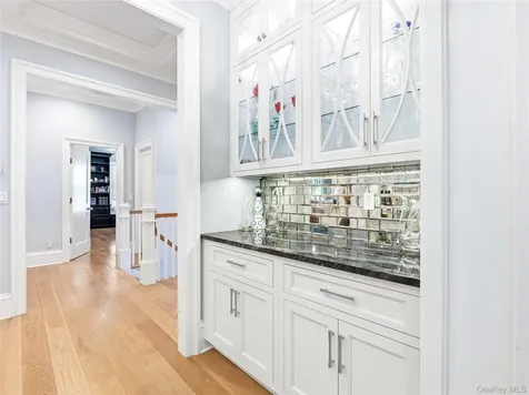 55 Plymouth Road Manhasset NY 11030