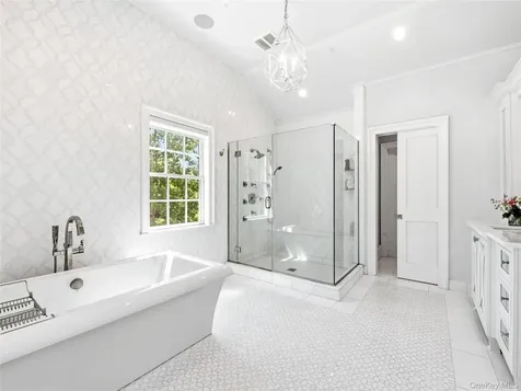 55 Plymouth Road Manhasset NY 11030