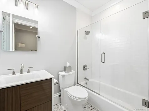 55 Plymouth Road Manhasset NY 11030