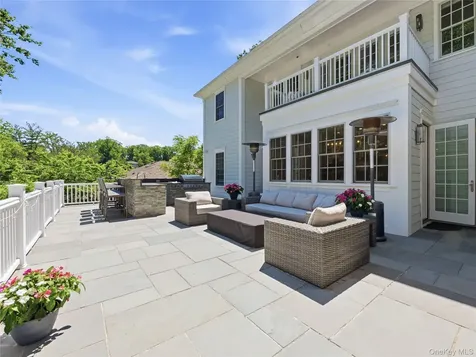 55 Plymouth Road Manhasset NY 11030