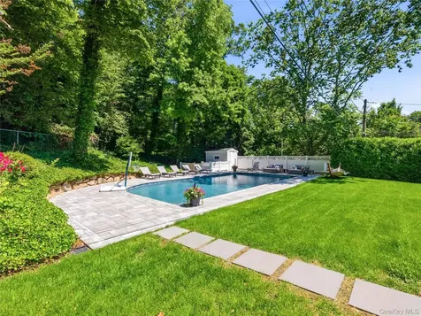 55 Plymouth Road Manhasset NY 11030