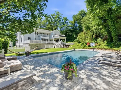 55 Plymouth Road Manhasset NY 11030