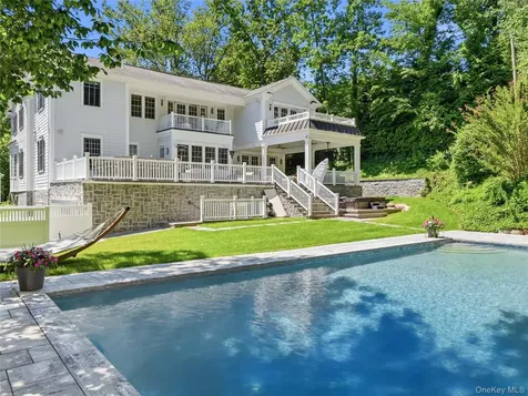 55 Plymouth Road Manhasset NY 11030