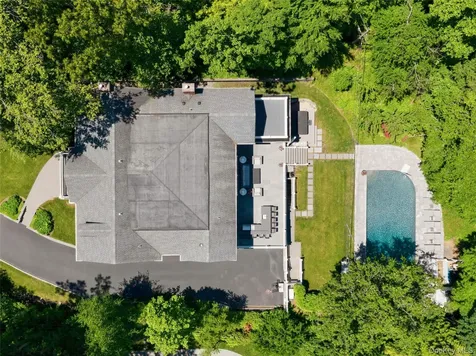 55 Plymouth Road Manhasset NY 11030
