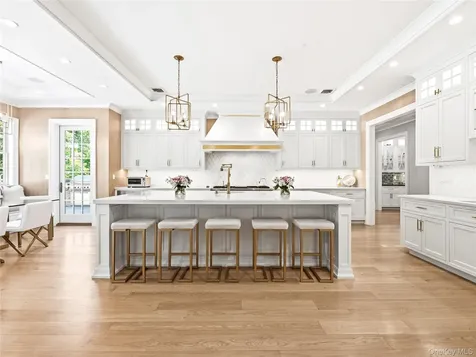 55 Plymouth Road Manhasset NY 11030