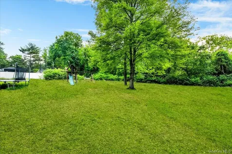 9 Hillside Close White Plains NY 10603
