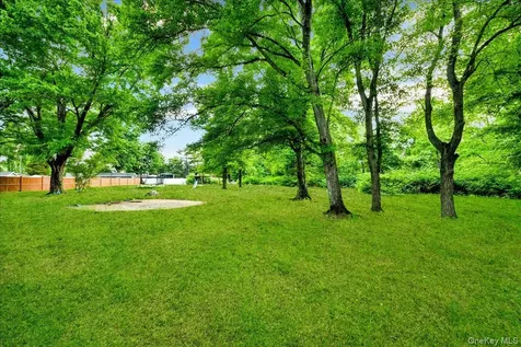 9 Hillside Close White Plains NY 10603