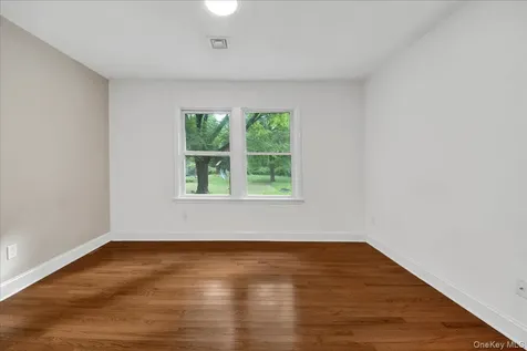 9 Hillside Close White Plains NY 10603
