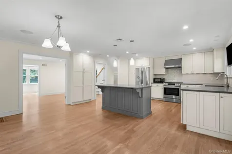 26 Vanderburgh Avenue Larchmont NY 10538