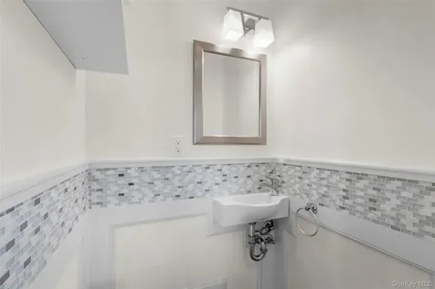 26 Vanderburgh Avenue Larchmont NY 10538