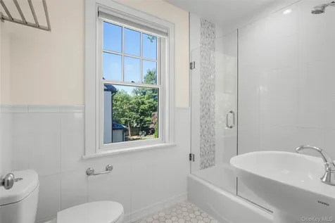 26 Vanderburgh Avenue Larchmont NY 10538