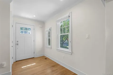 26 Vanderburgh Avenue Larchmont NY 10538