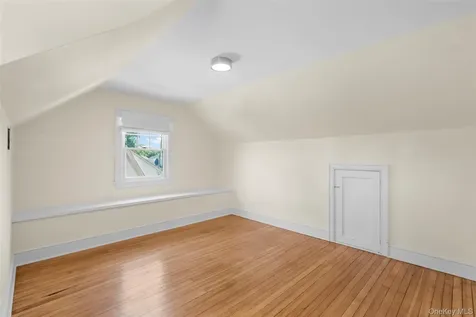 26 Vanderburgh Avenue Larchmont NY 10538