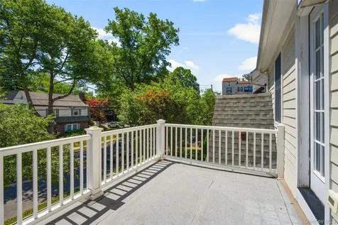 26 Vanderburgh Avenue Larchmont NY 10538
