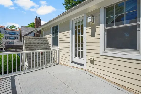 26 Vanderburgh Avenue Larchmont NY 10538