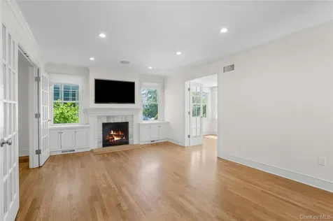 26 Vanderburgh Avenue Larchmont NY 10538
