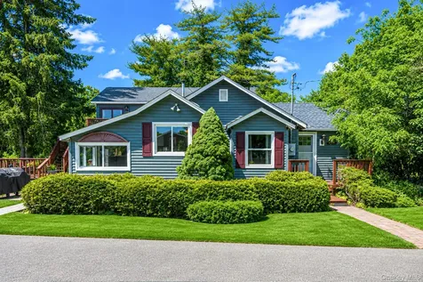 612 Blue Point Road Holtsville NY 11742
