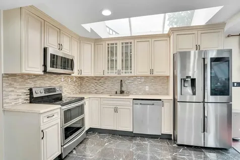 129 Gleeland Street Deer Park NY 11729