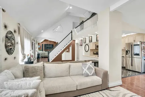 129 Gleeland Street Deer Park NY 11729