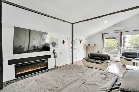 129 Gleeland Street Deer Park NY 11729