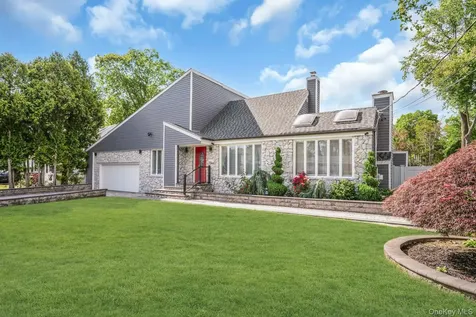 129 Gleeland Street Deer Park NY 11729