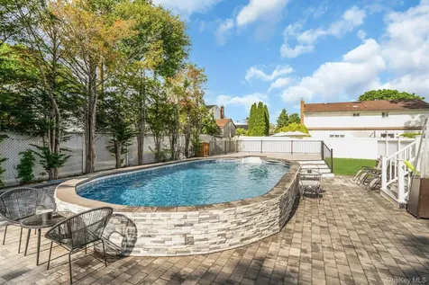 129 Gleeland Street Deer Park NY 11729