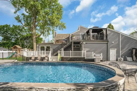 129 Gleeland Street Deer Park NY 11729