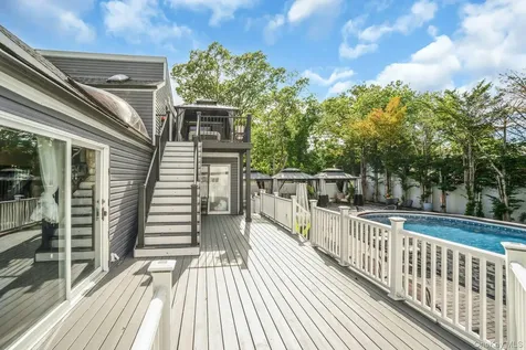129 Gleeland Street Deer Park NY 11729