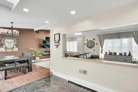 129 Gleeland Street Deer Park NY 11729